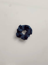 Load image into Gallery viewer, Scrunchie - Navy
