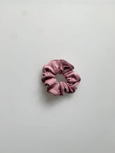 Load image into Gallery viewer, Scrunchie - Lilac-Gray
